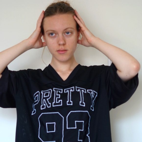 H&M Divided Black Oversized T-shirt - Picture 7 of 9